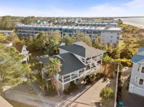 NEWLY REMODELED BEACHFRONT PRIVATE BEACH ACCESS